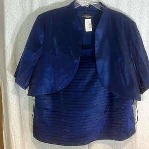 NWT women’s size 24 2 piece formal top. Gorgeous metallic blue color